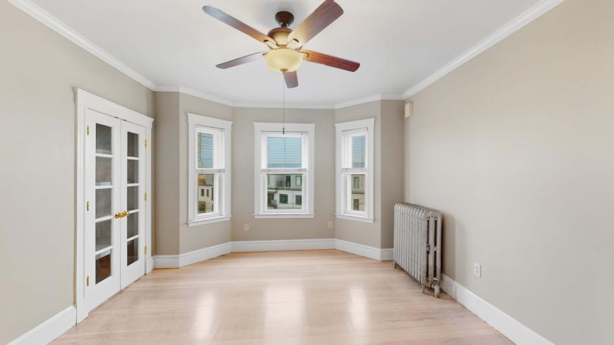1 Orient Ave – photo 5