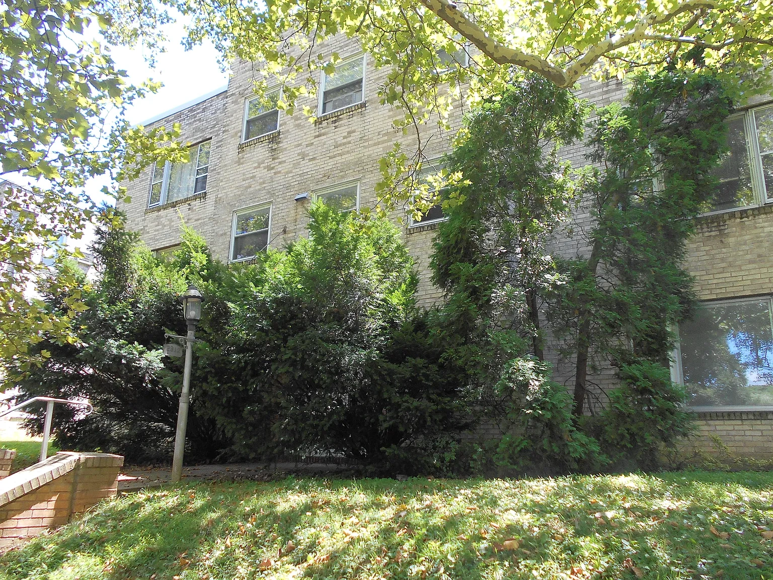 Muhlenberg Lakeview Apartments – photo 2