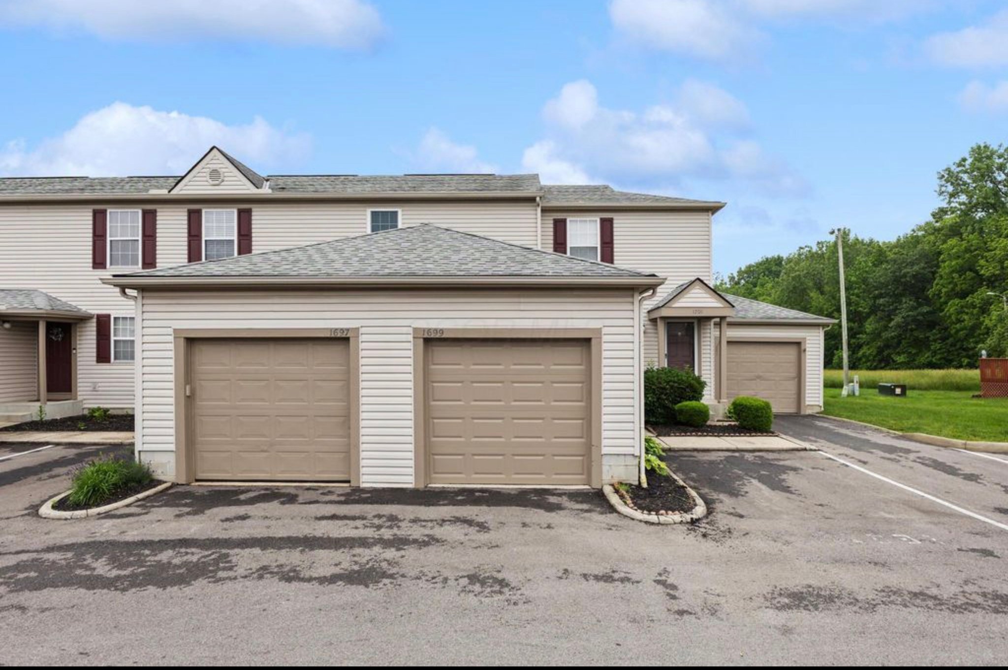 1699 Ridgebury Dr – photo 1