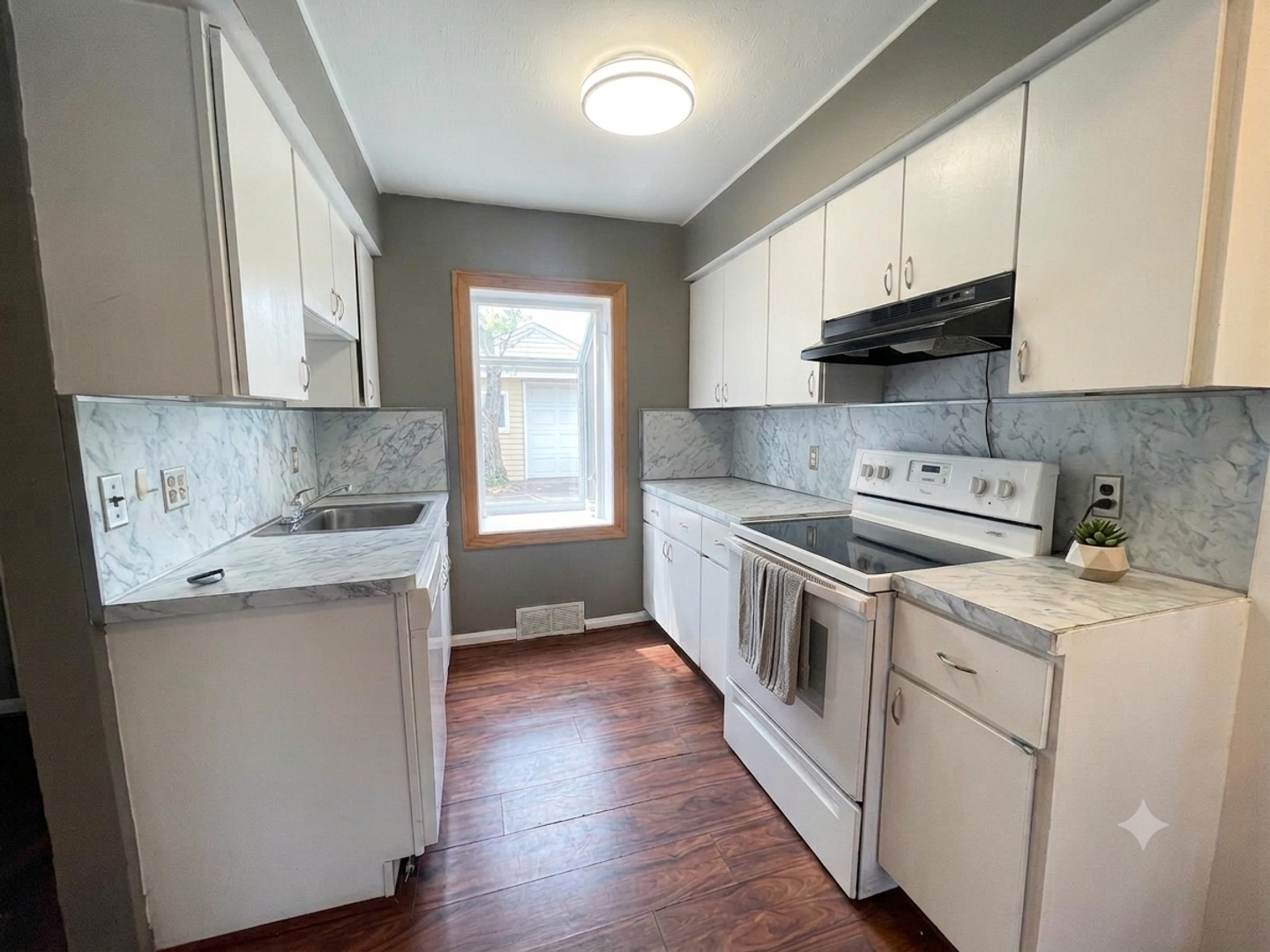 2929 Burdette St – photo 3
