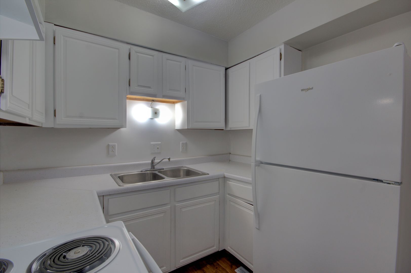 306 Larson Ct unit Apt 7 – photo 3