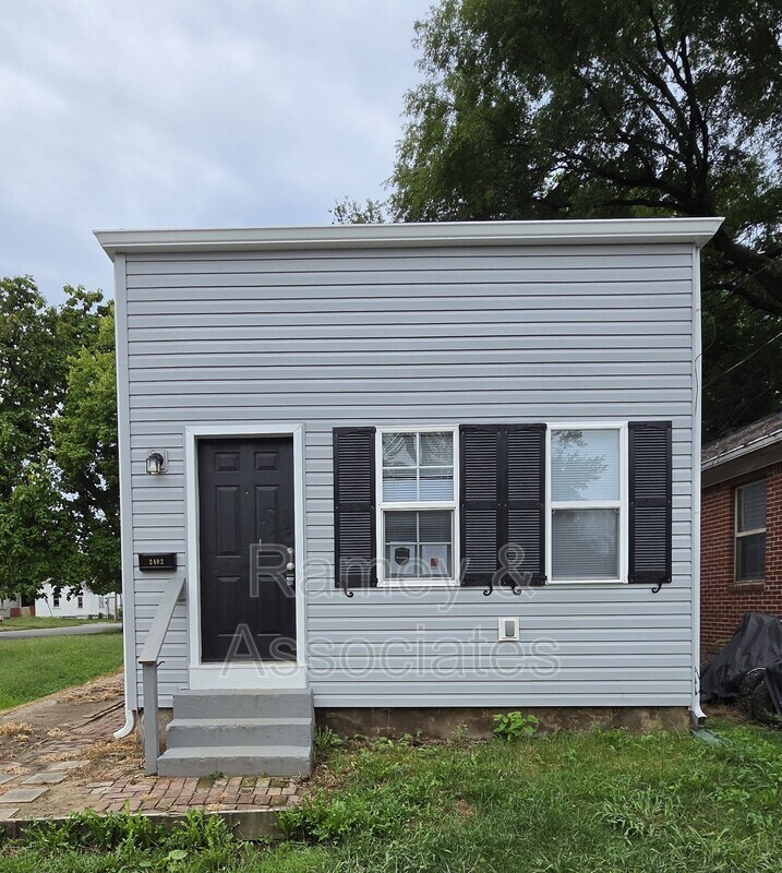 2402 Rowan St – photo 1