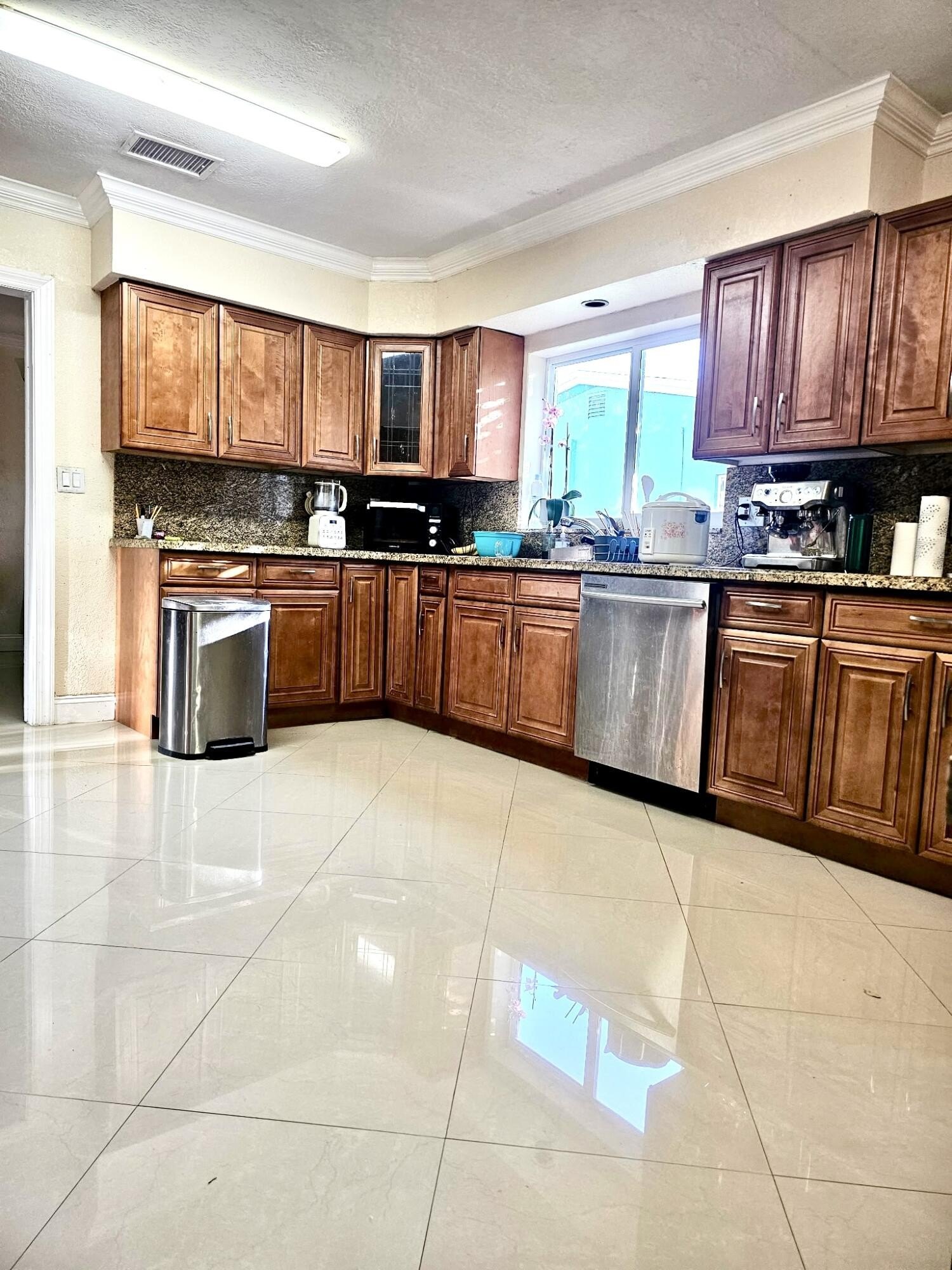 6410 Kimberly Blvd – photo 3