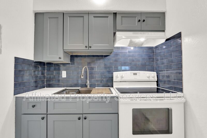 2701 Avenue E unit 15 – photo 4
