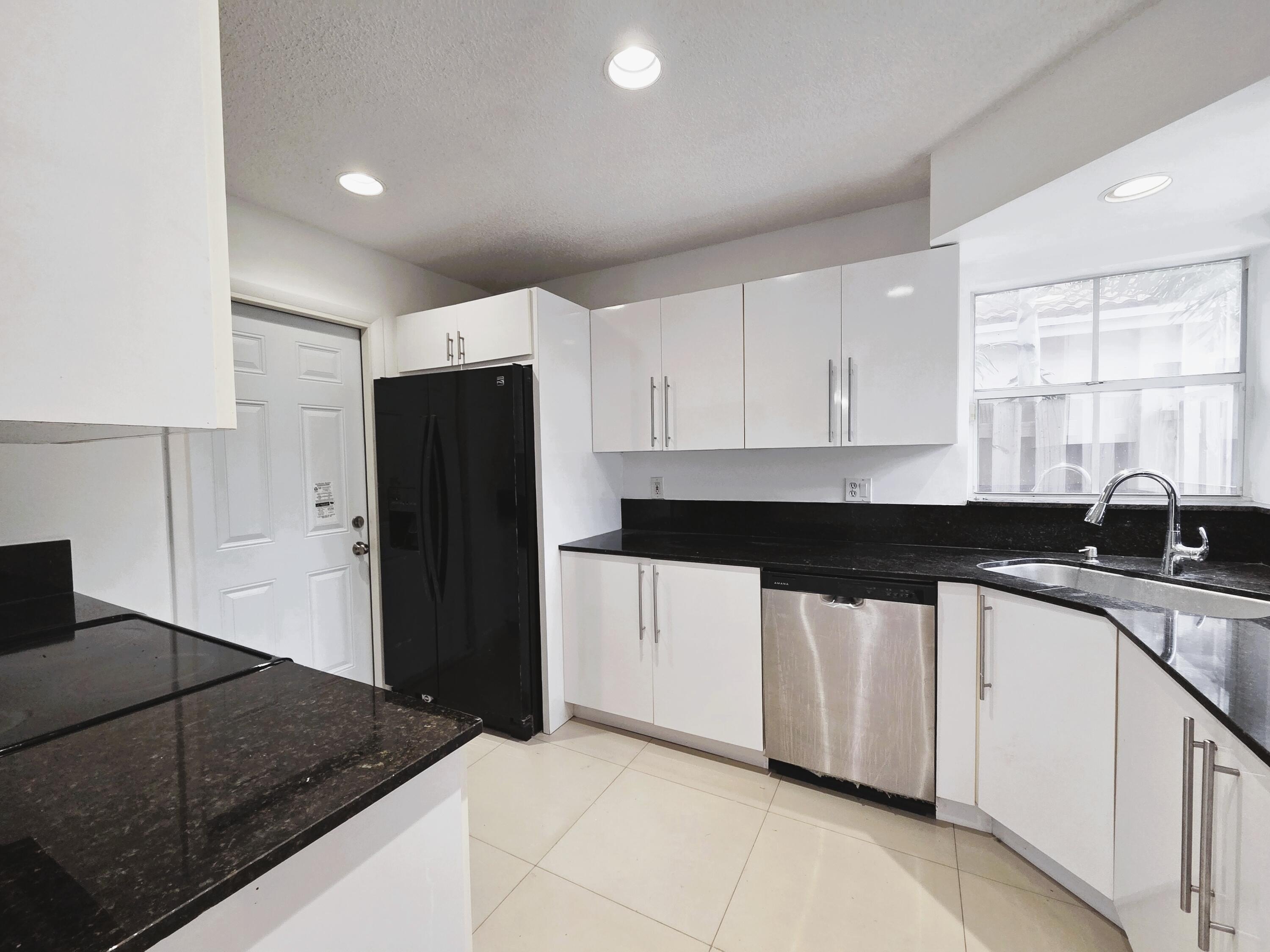 533 NW 47th Ave – photo 5