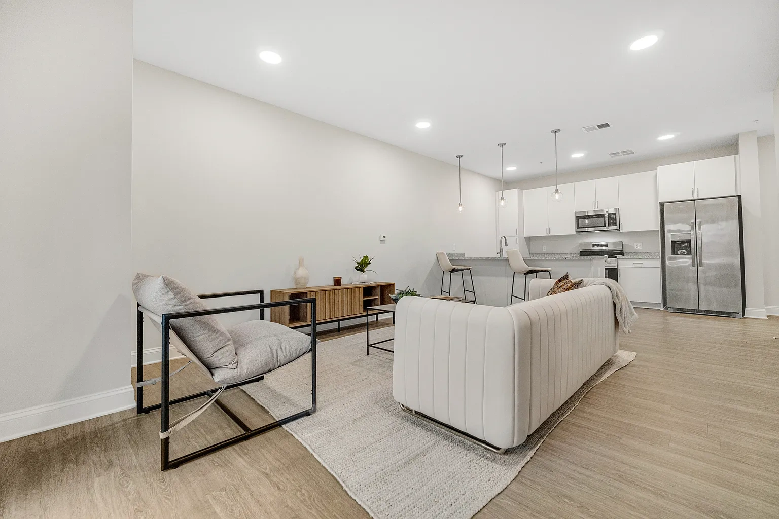 Park Lamont Apartments & Townhomes – photo 4