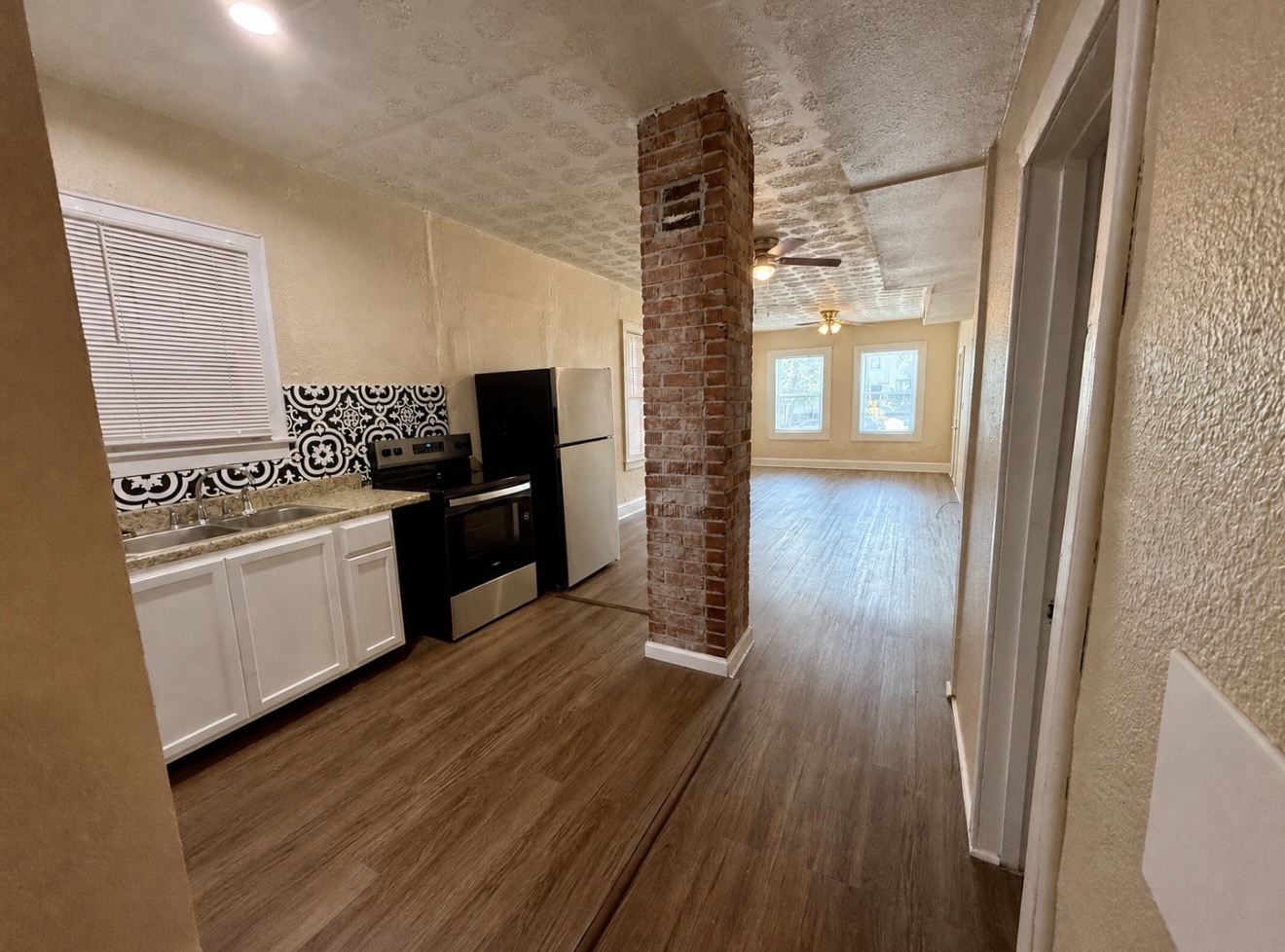 1010 12th Ave unit 4 – photo 1