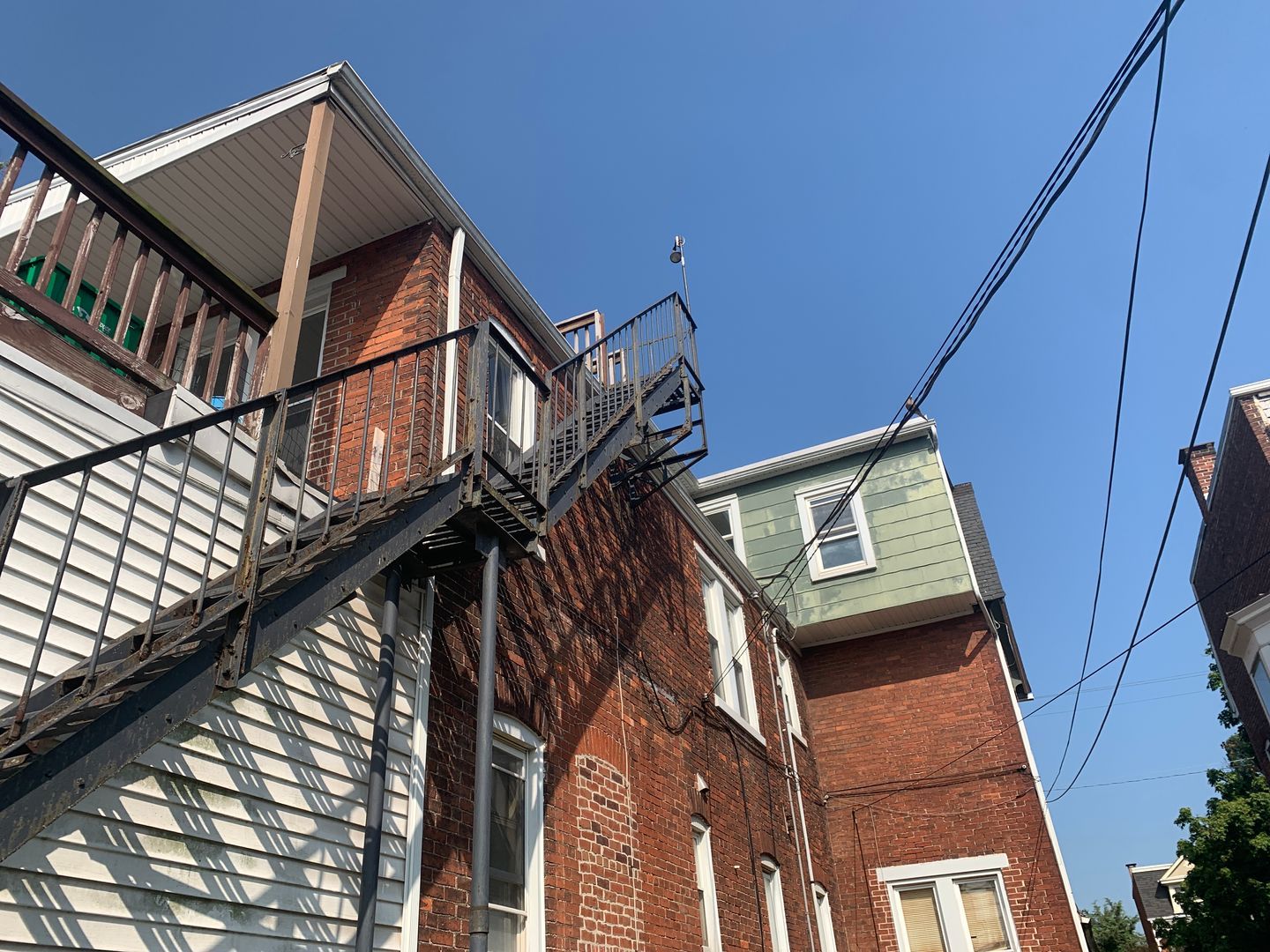 656 Linden Ave unit 3 – photo 2