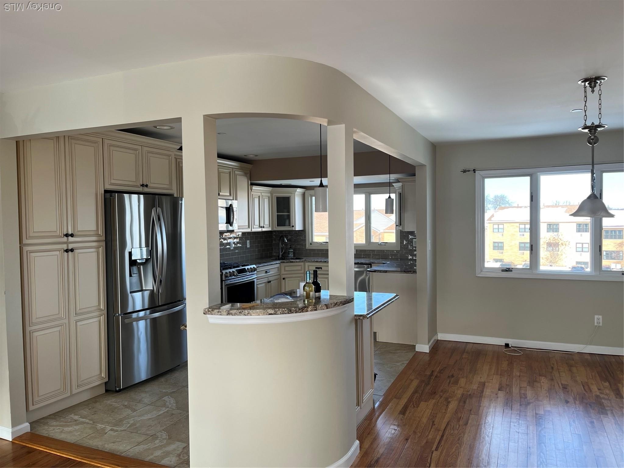 50 Florence Ave – photo 3