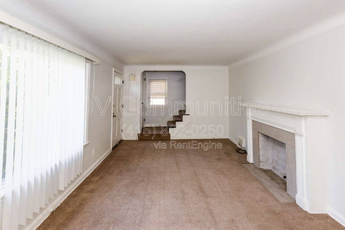 4871 Oakland Dr – photo 3