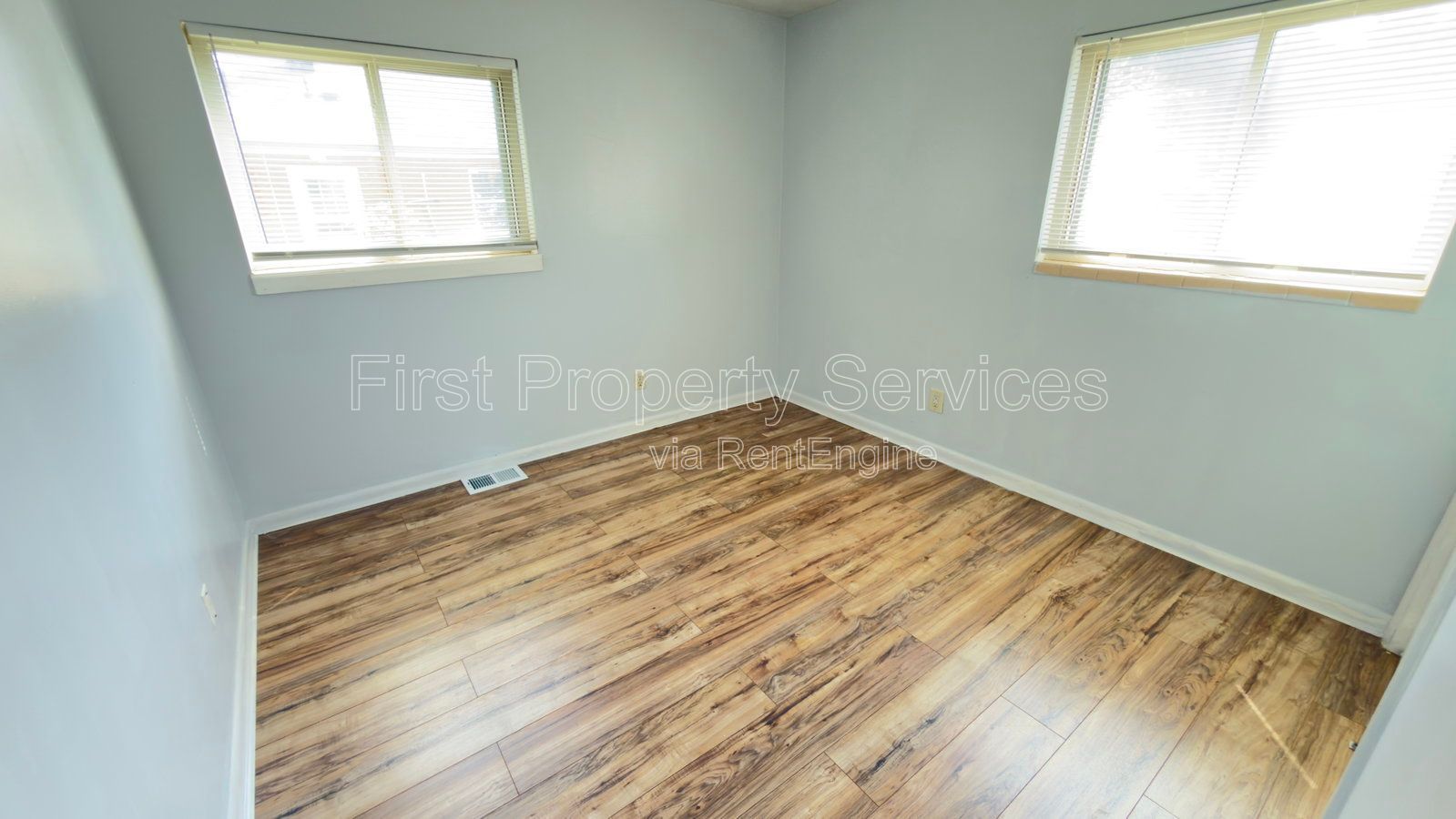 400 N Clark Blvd unit 1 – photo 4
