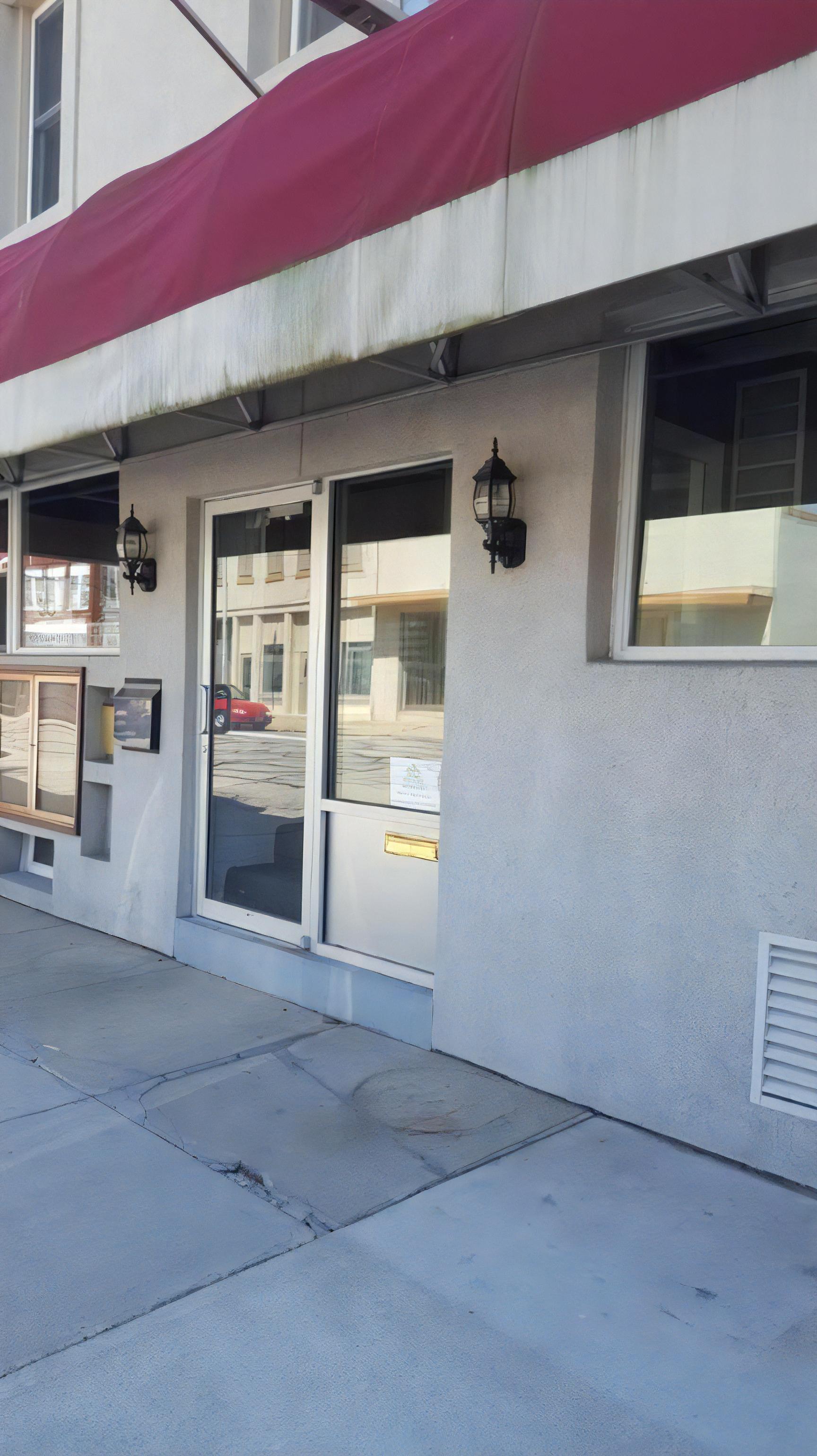109 E 3rd St – photo 1