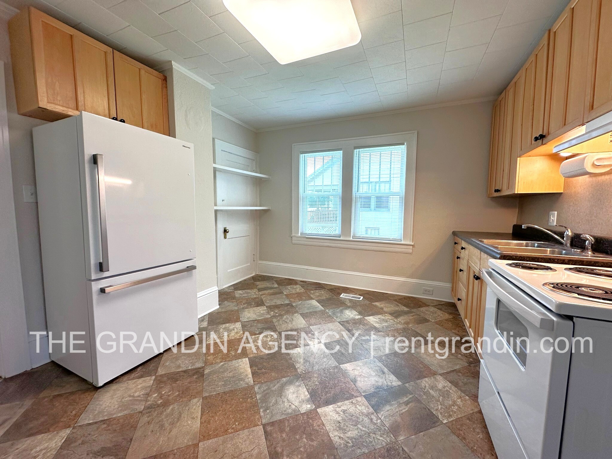 2818 Burton Ave NW unit B – photo 4