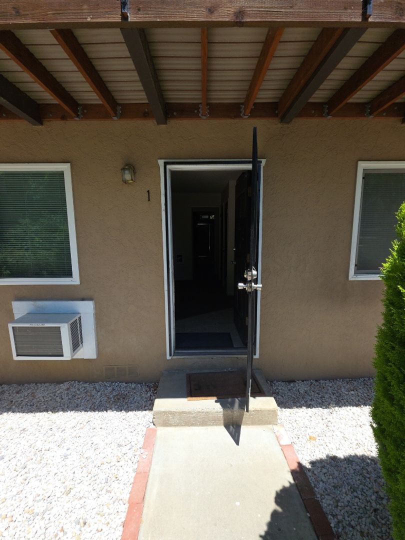 209 Wright Ln unit 1 – photo 2