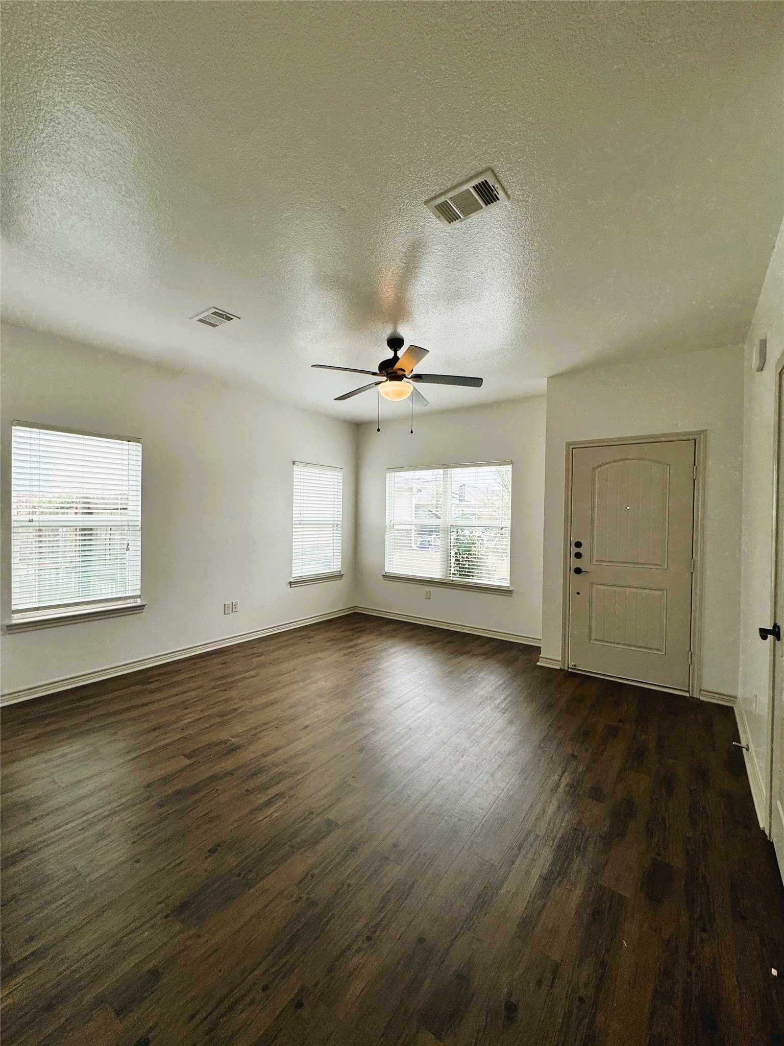 212 Lasso Cir – photo 3