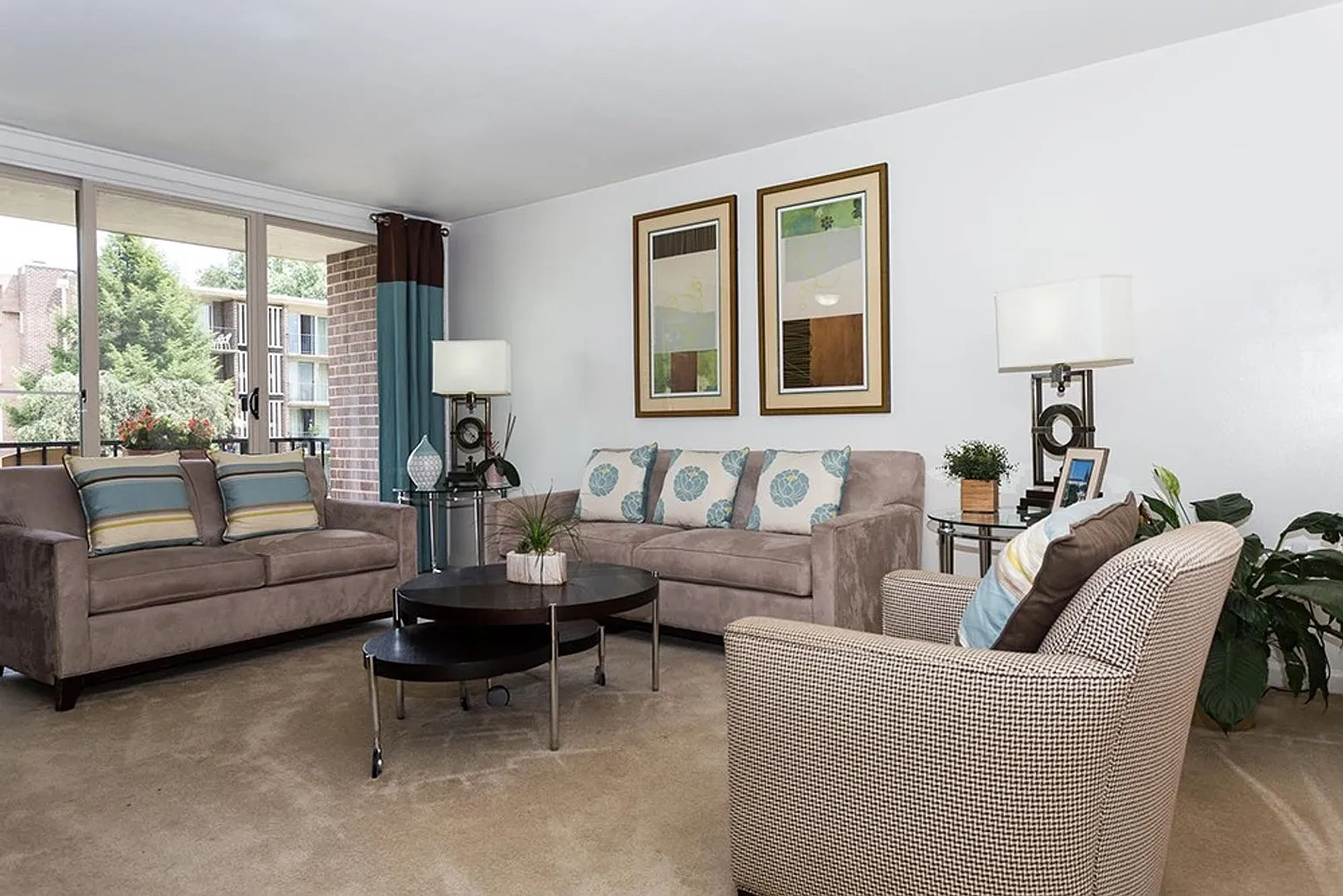 Strathmore House Apartments – photo 2
