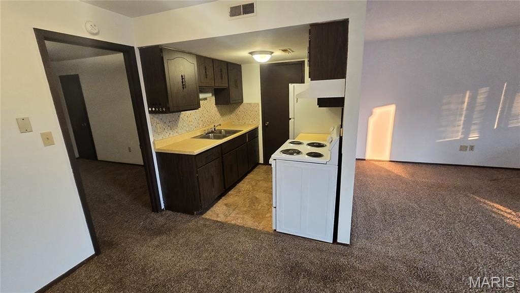 1911 E D St #6 – photo 3