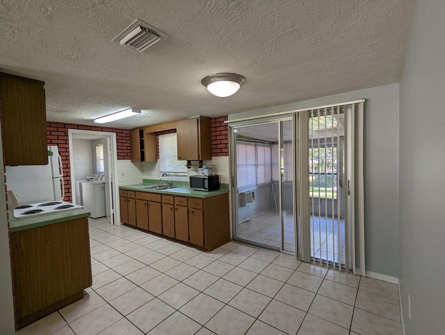 23 N Lee St – photo 4