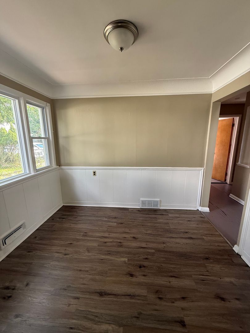 18811 Longview Ave – photo 4