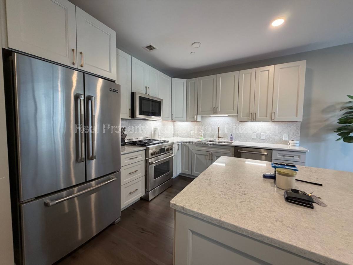 350 Oliver Ave unit 905 – photo 4