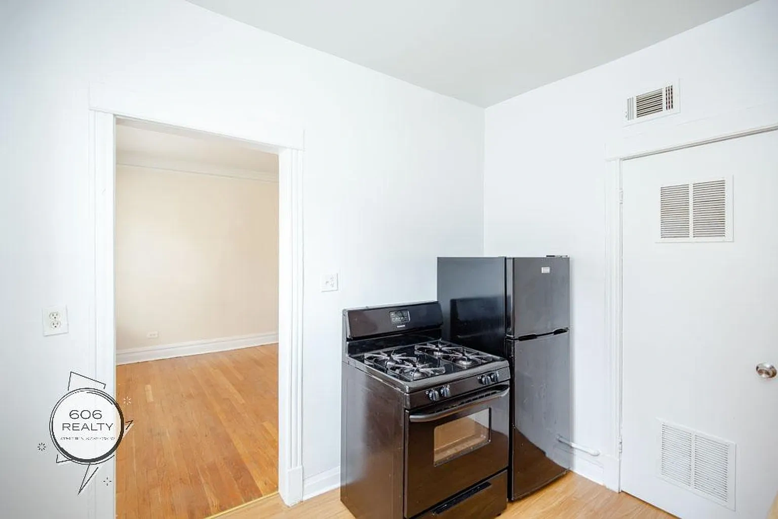 Marquette Park Apartment! – photo 3