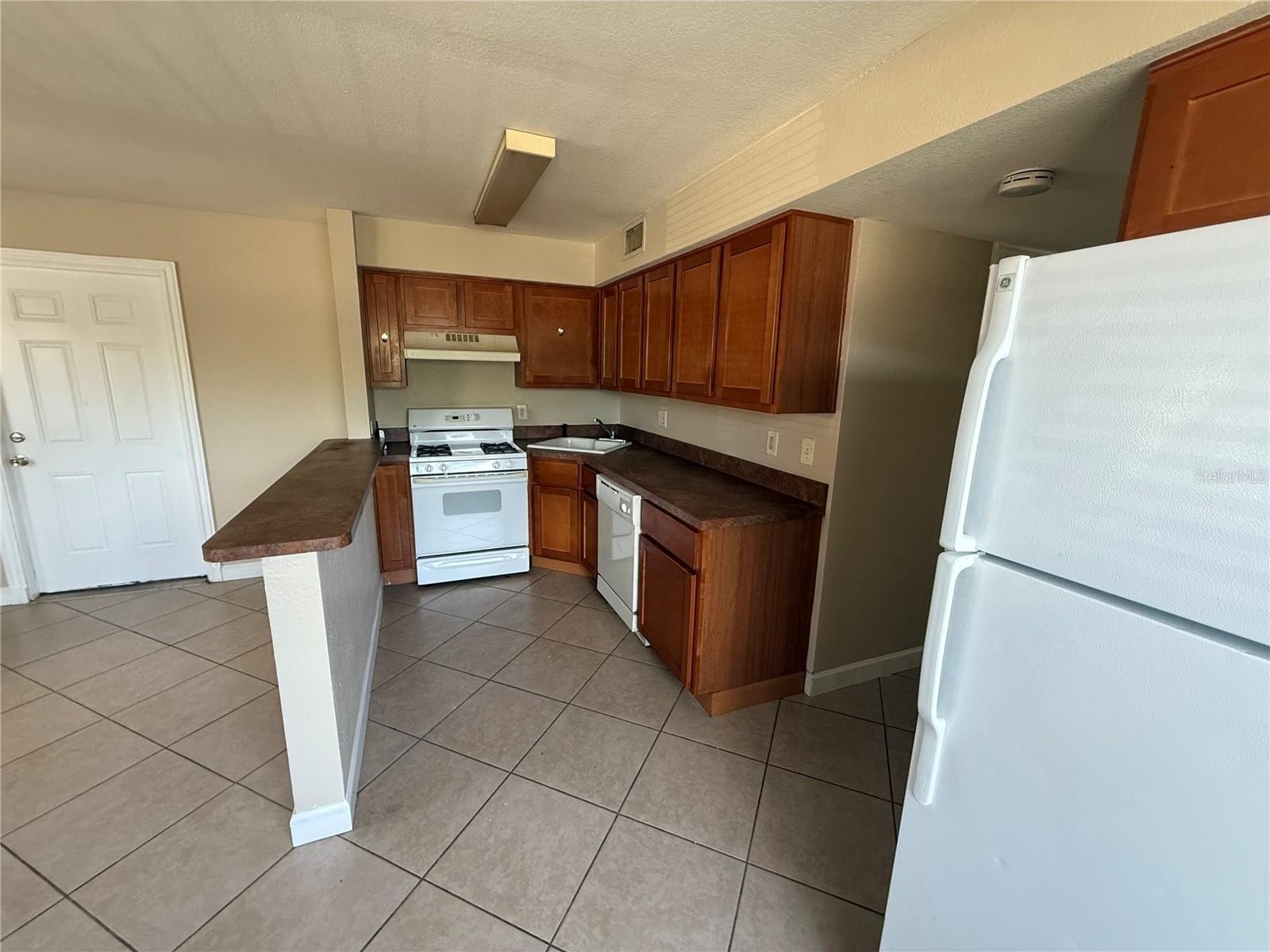 117 N Evergreen Ave #105 – photo 4