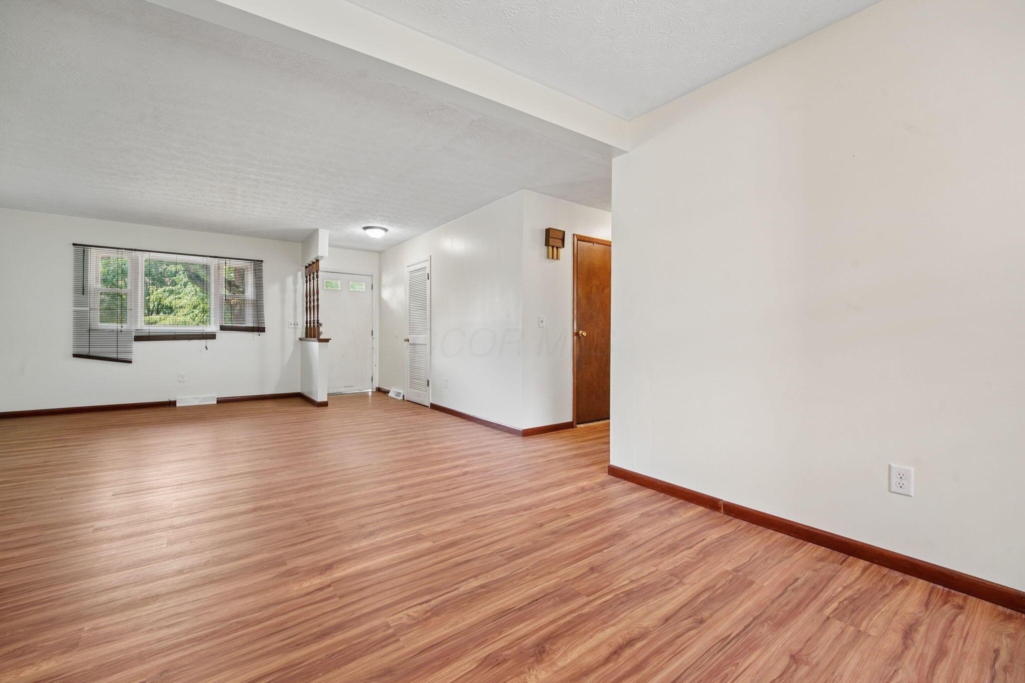 1806 Balsamridge Rd – photo 3