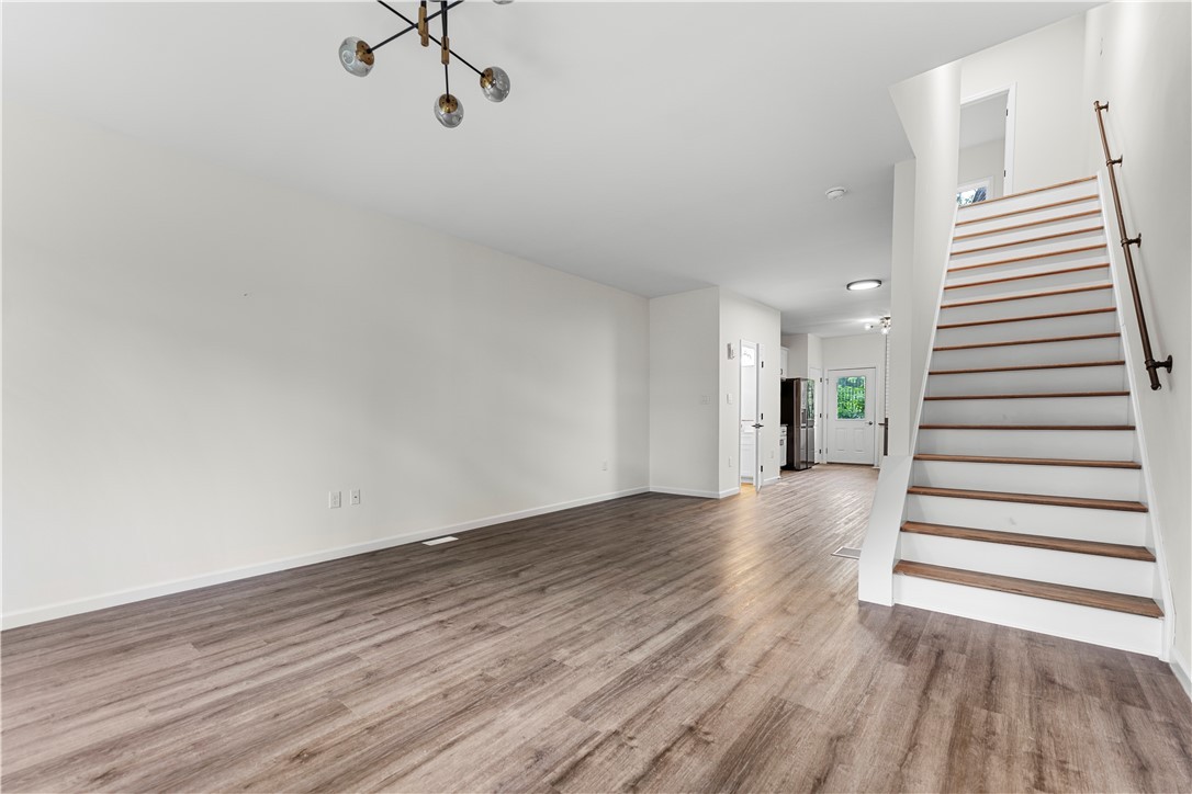 902 Morrison St – photo 4