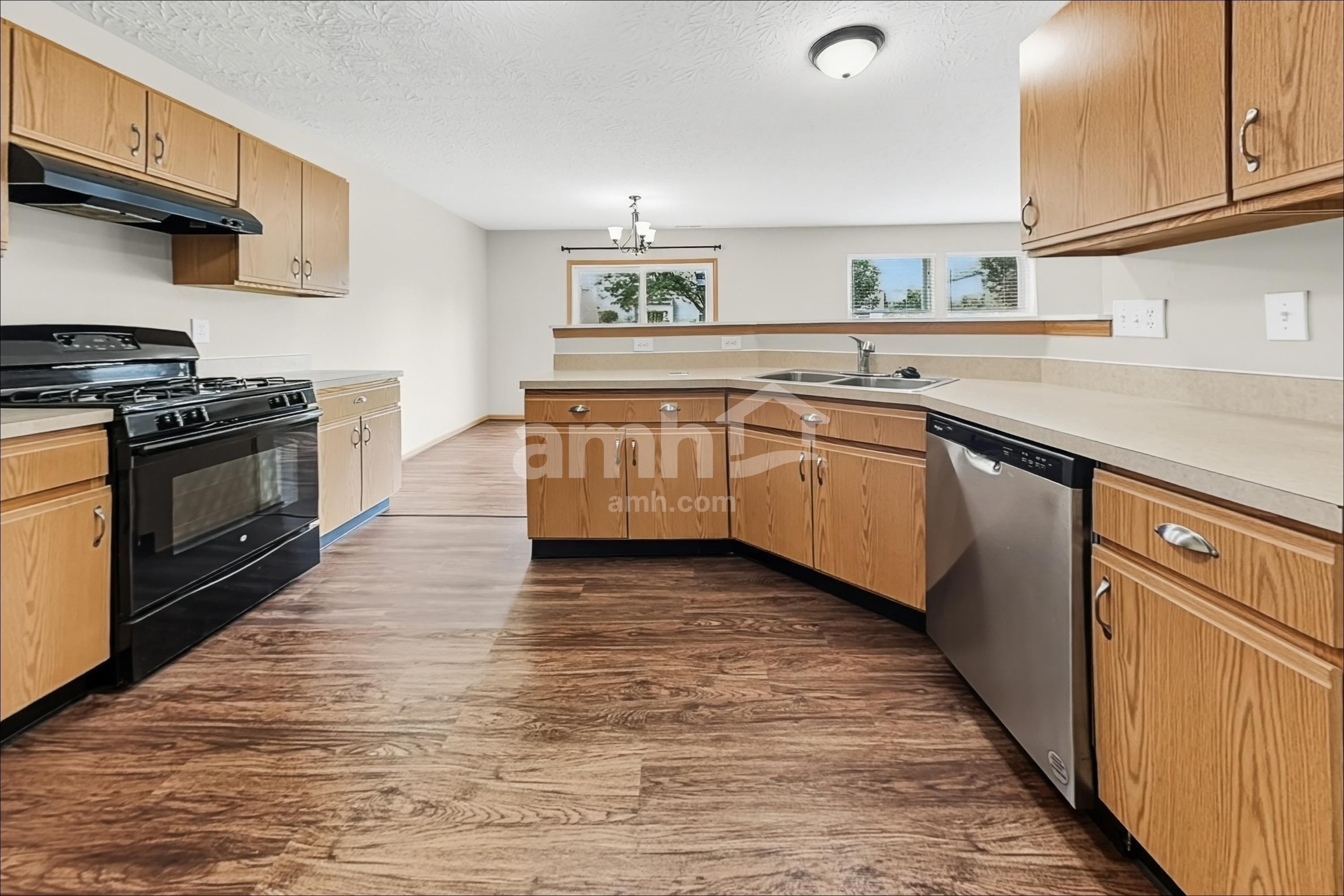 430 Hartford Ct – photo 4