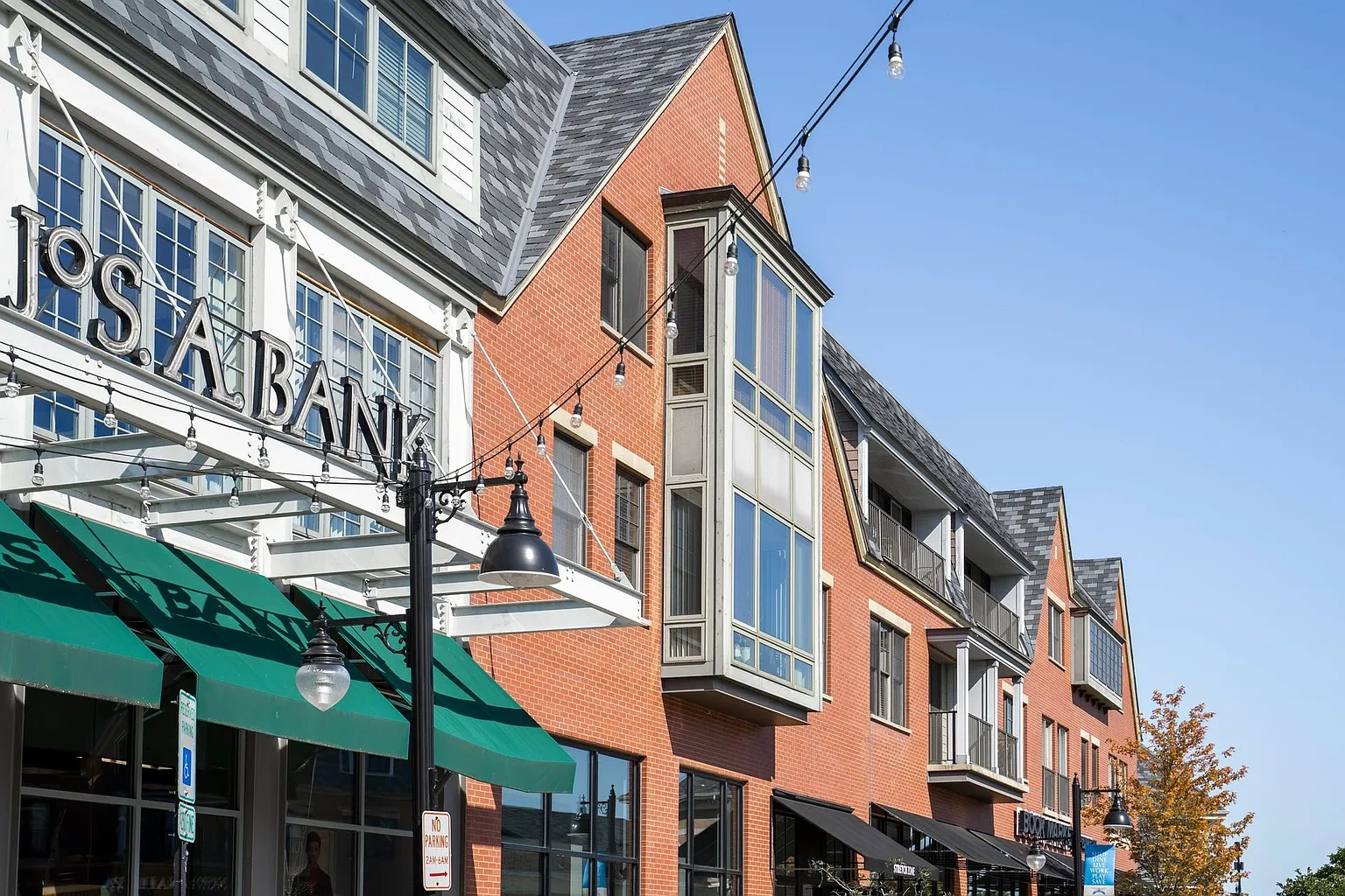 The Residence at the Glen Town Center – photo 3