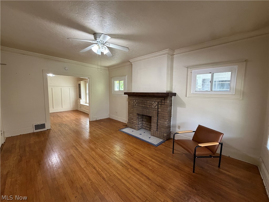 1357 Phelps Ave unit 4 – photo 3