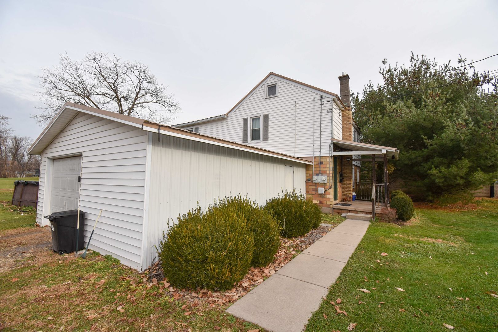 20 Main St unit 2 – photo 1