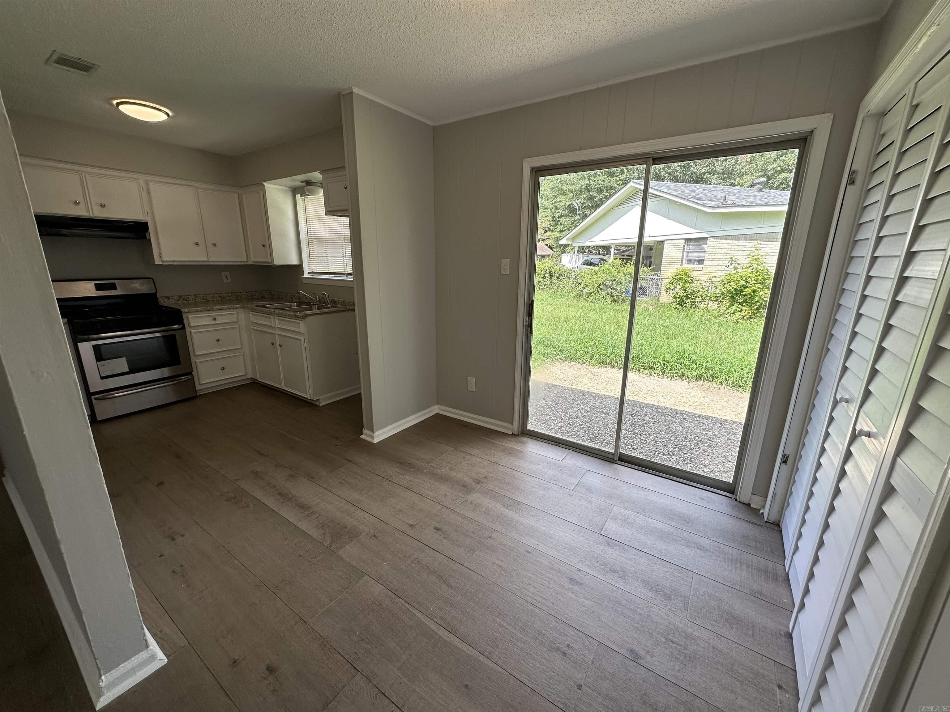9220 Ricky Ln – photo 4