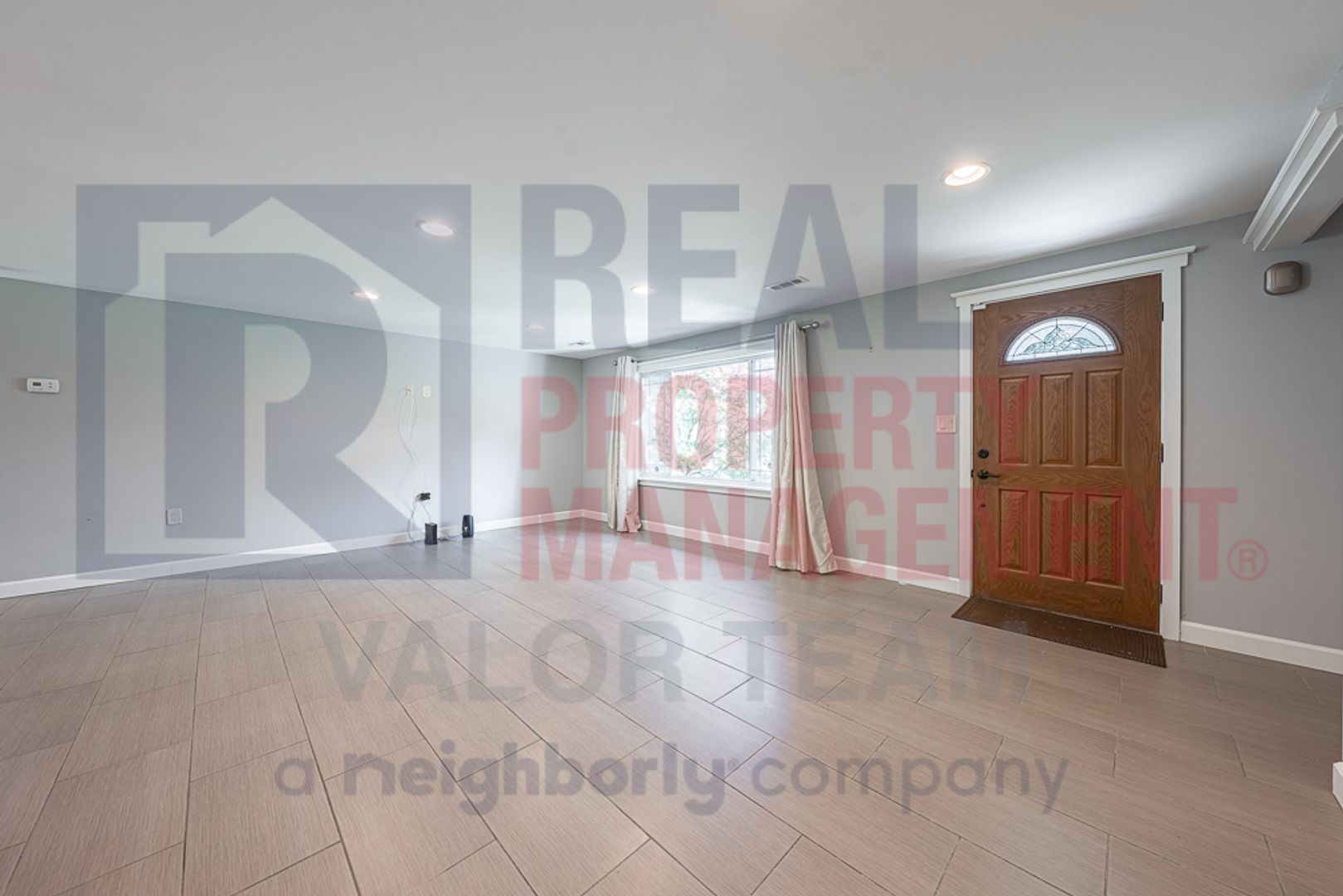 1725 Crock Dr – photo 2