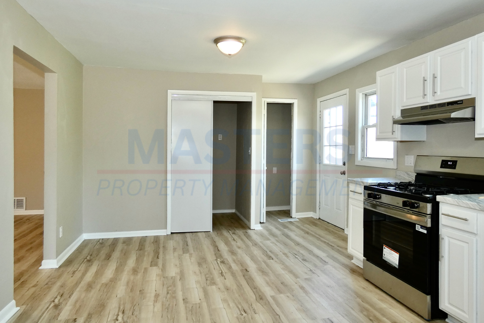 2163 Hoops Dr – photo 2
