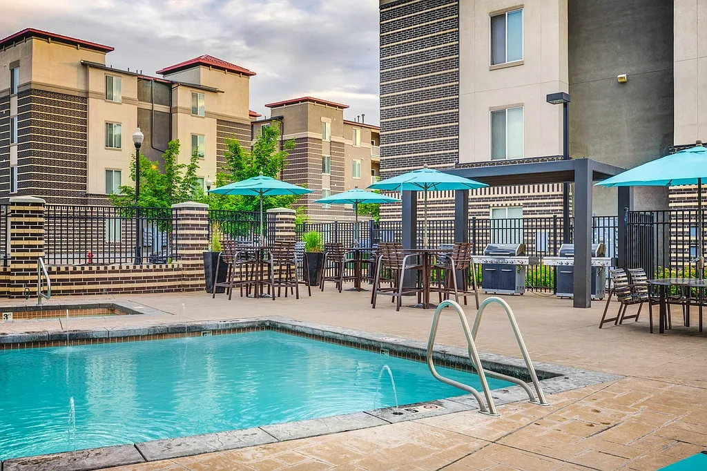 Avida Apartments – photo 2