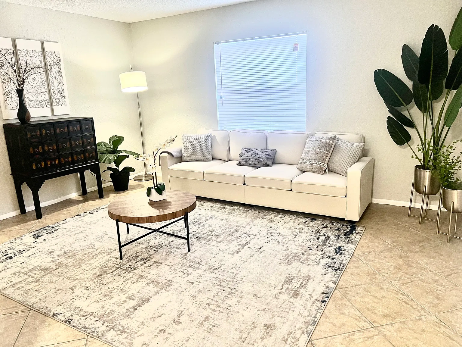 The Apartments at Oak Creek – photo 5