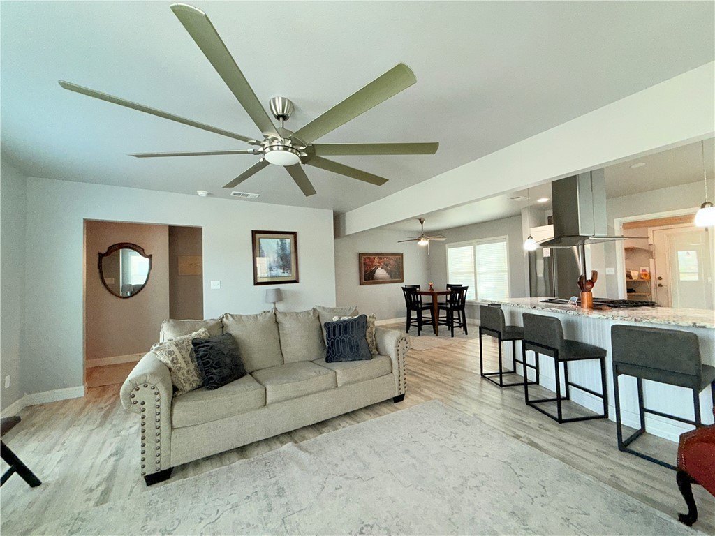 455 Louisiana Ave – photo 2