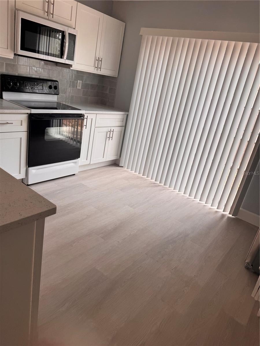 1133 E Rohe St #A – photo 4