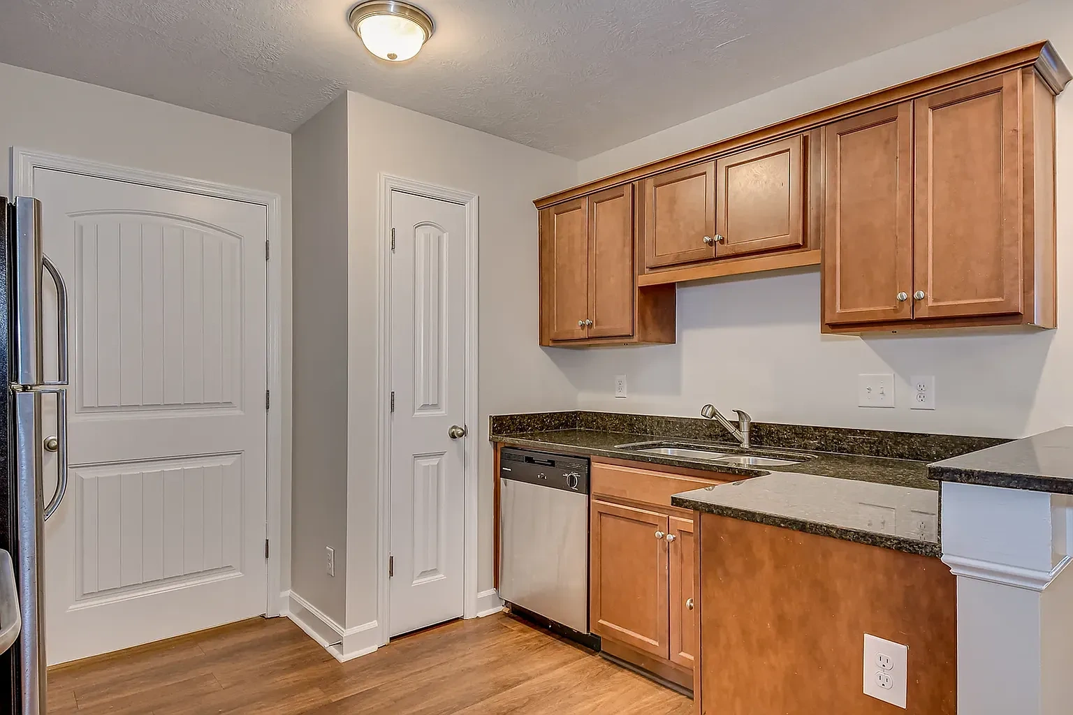 Stonewyck Luxury Townhomes – photo 4