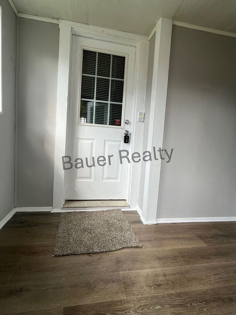 521 Arthur St – photo 4