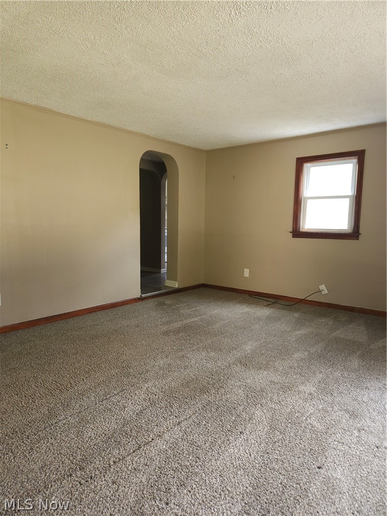 3251 Darrow Rd – photo 5