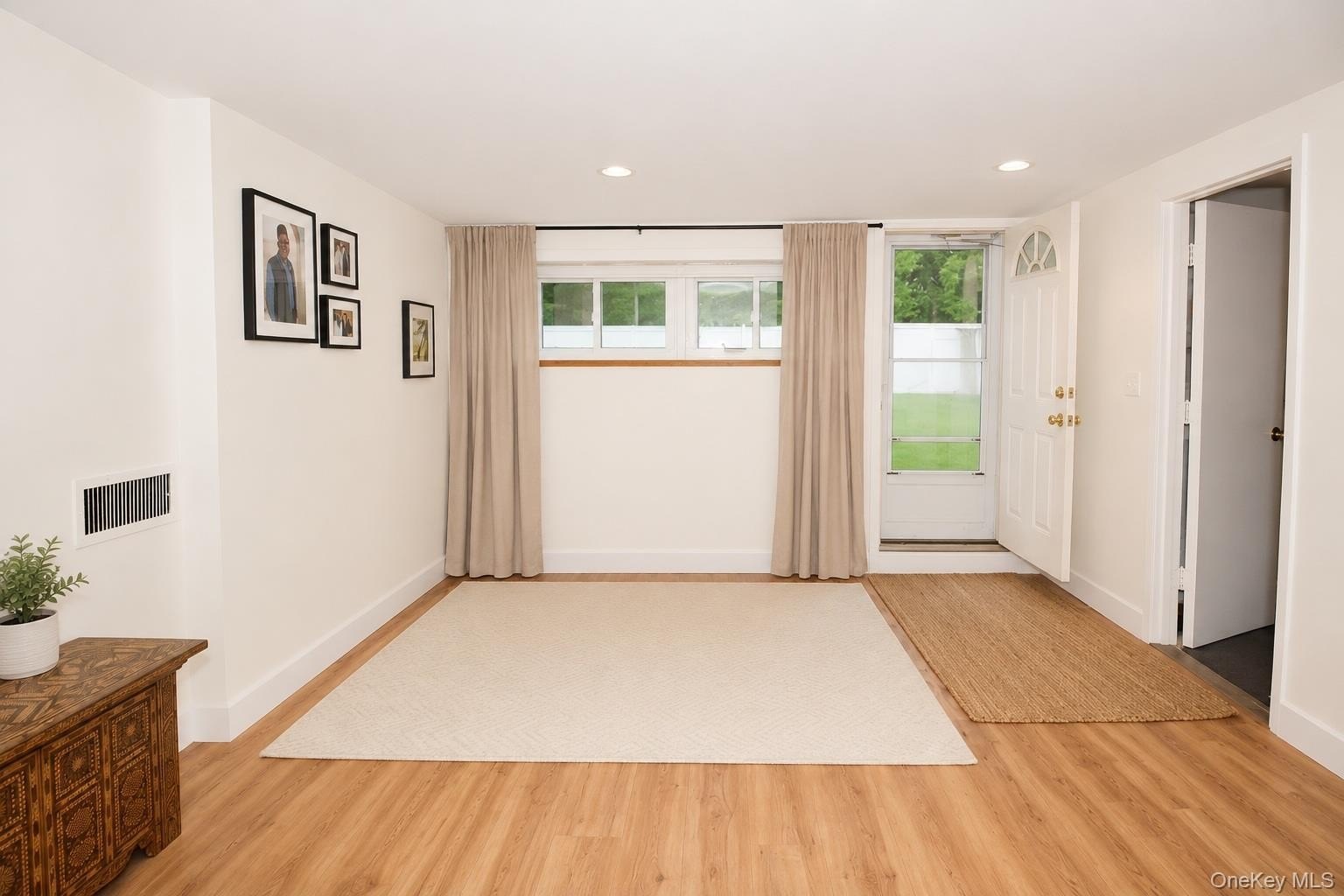 51 Whitman Ave – photo 3