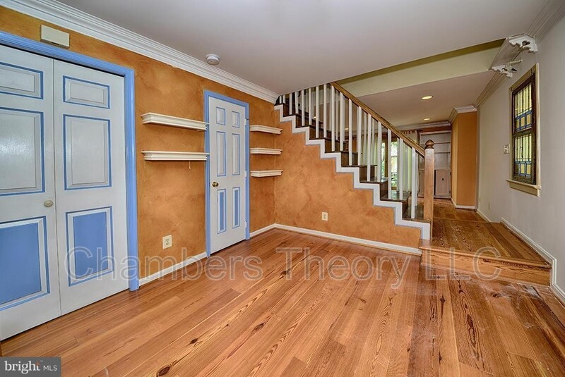 223 N West St – photo 2
