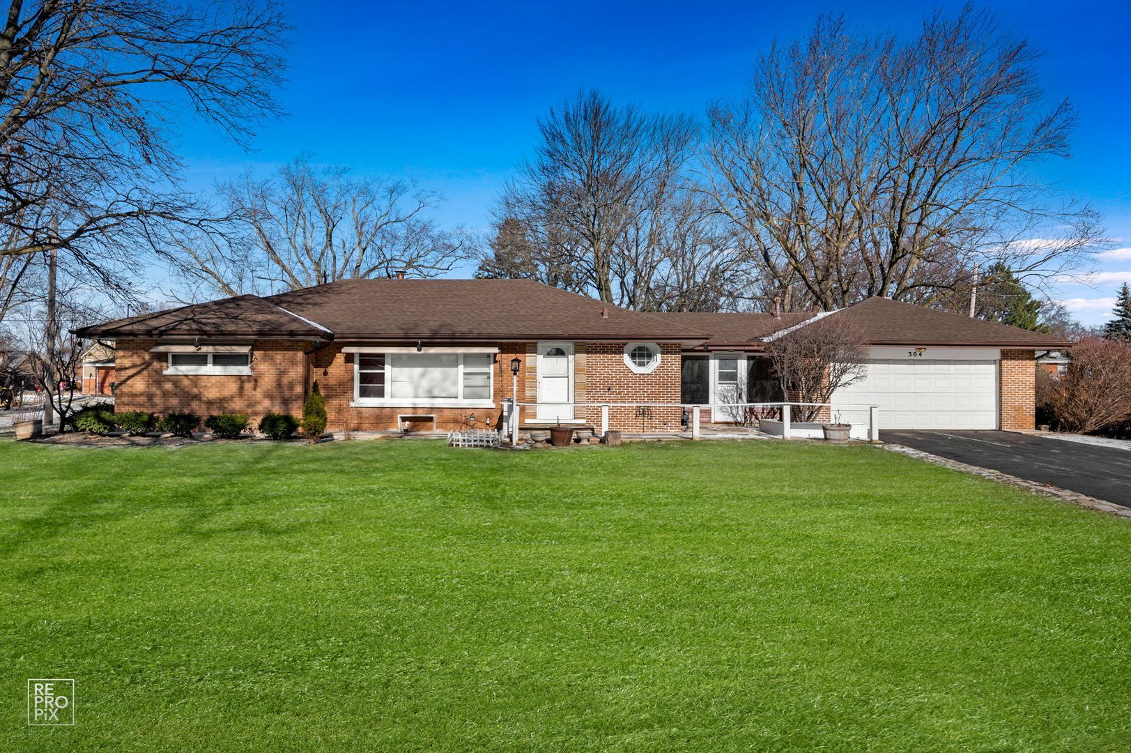 304 W Golf Rd – photo 1