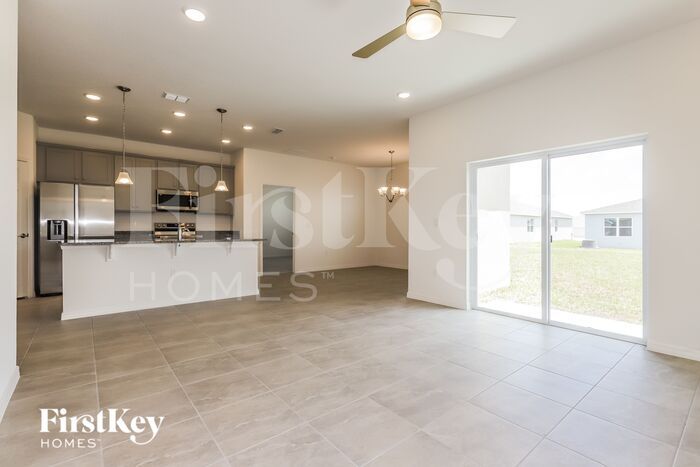 527 Crown Rose Dr – photo 4
