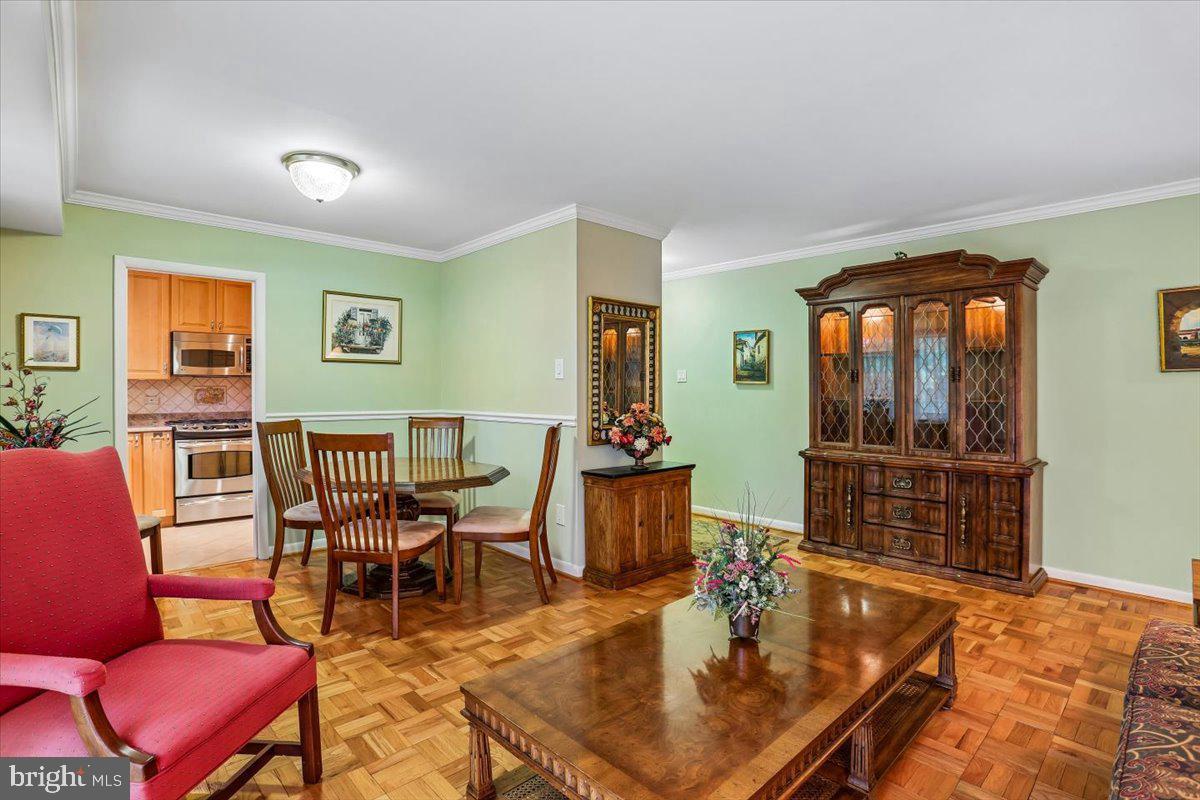 10513 Weymouth St unit 102 – photo 4