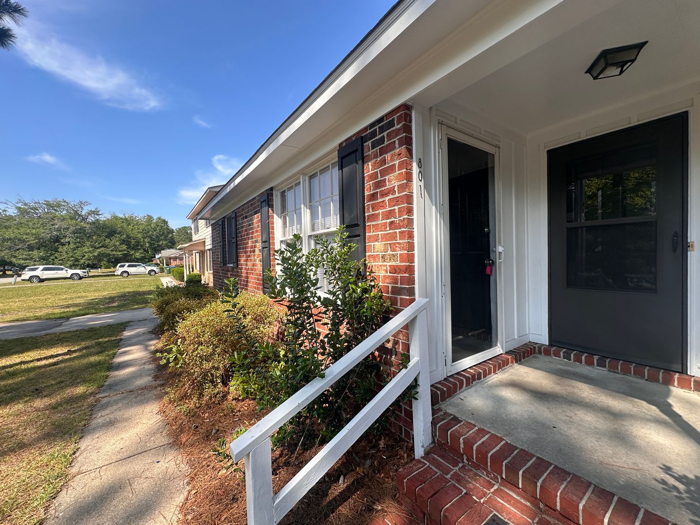 801 Montclair Dr – photo 2