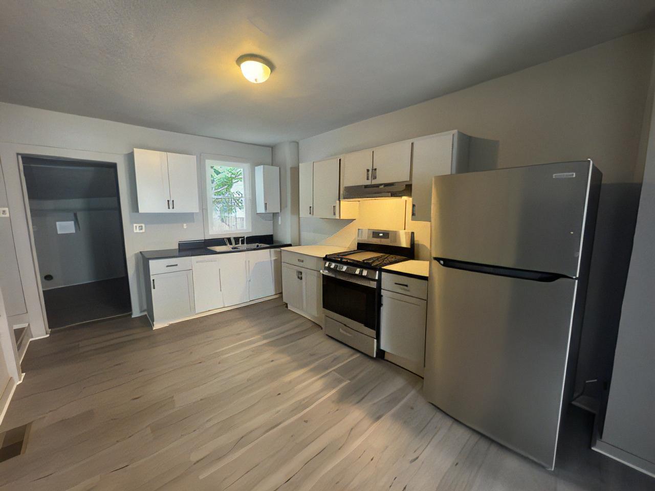 321 Walnut St – photo 2