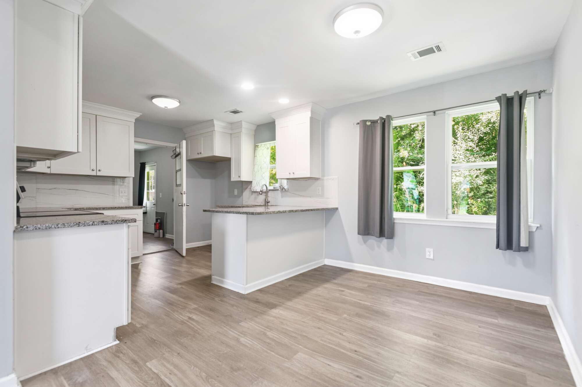 4421 Jenwood St – photo 4